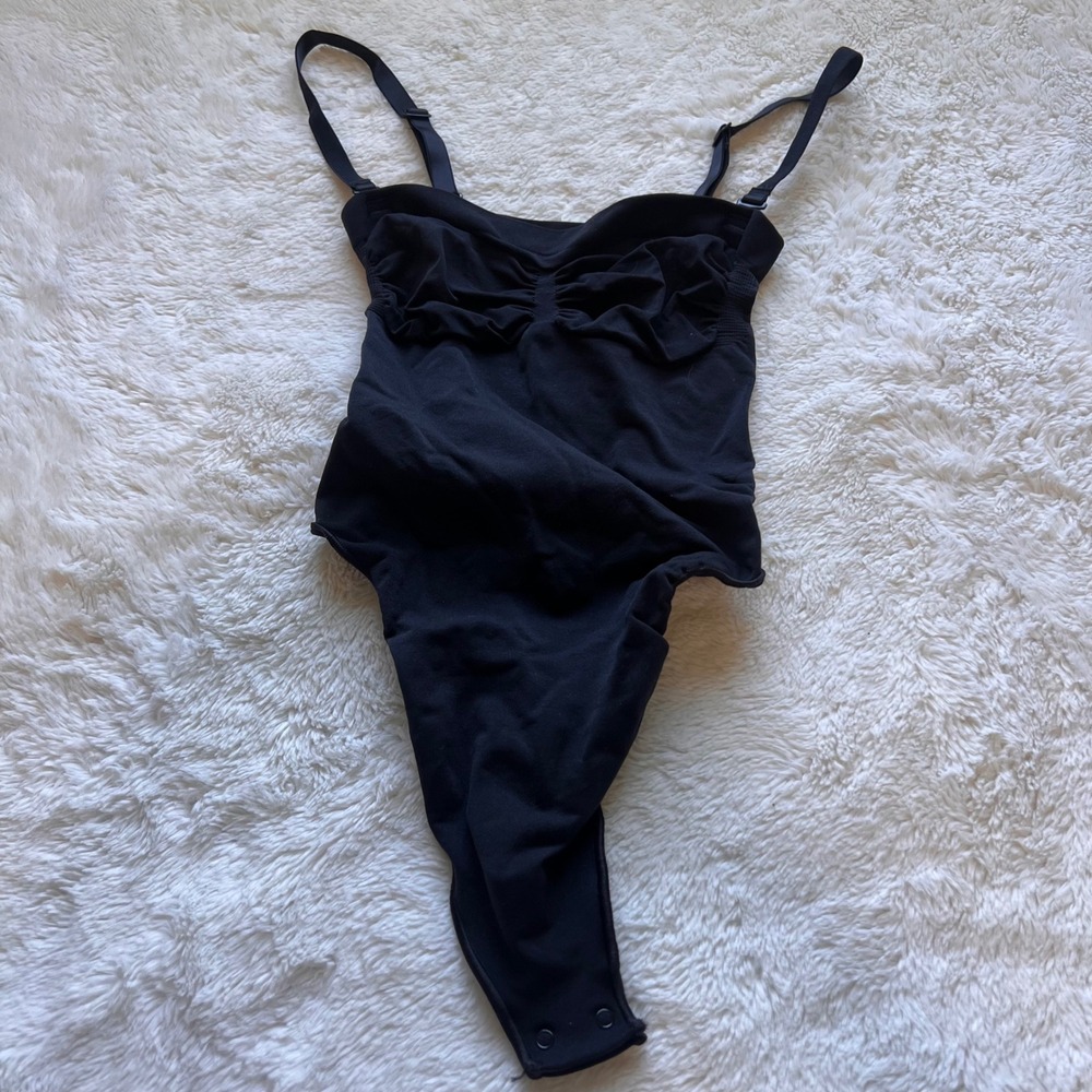 Skims Sculpting Bodysuit Mid Thigh Onyx Black Small Adjustable Straps Shapewear